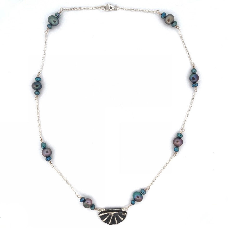 three jax SEASHELL Peacock Blue Necklace