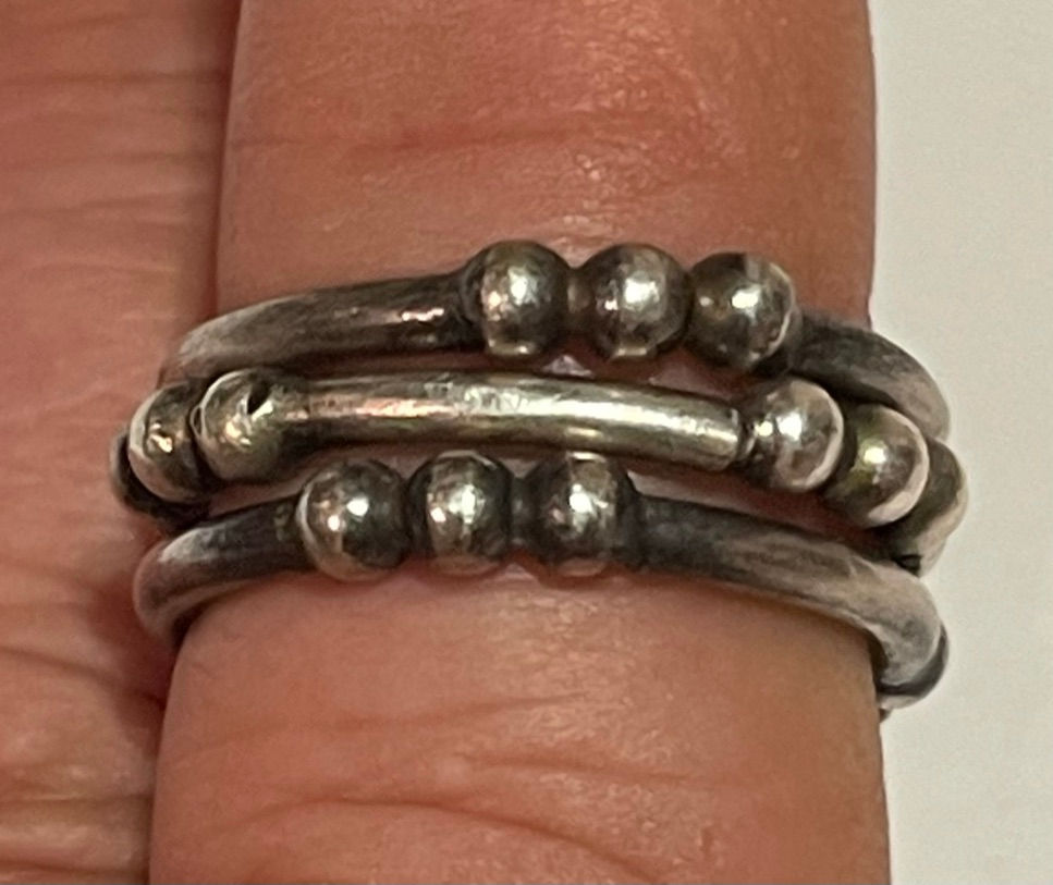 Miniatura: three jax bones sterling silver ring