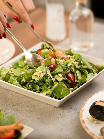 salad serving