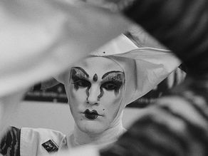 Un an jour pour jour Exposition de Sophie Bassouls "Soeurs de la Perpétuelle Indulgence"