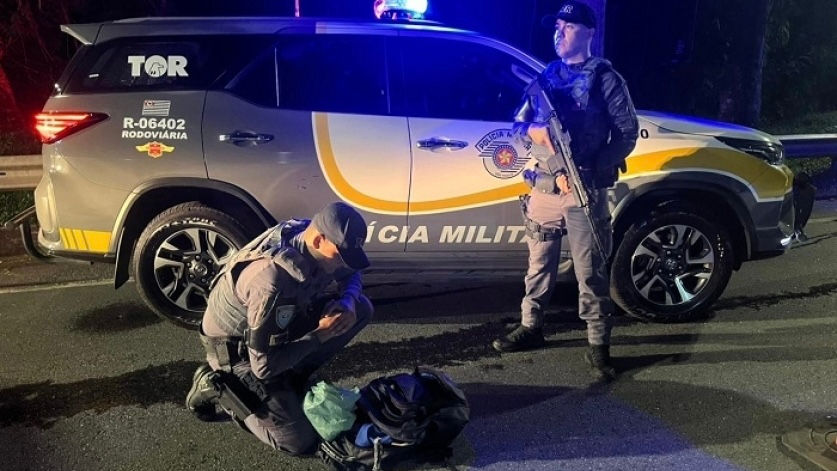 TOR prende homem por tráfico de drogas durante fiscalização na Rodovia dos Tamoios, em Caraguatatuba