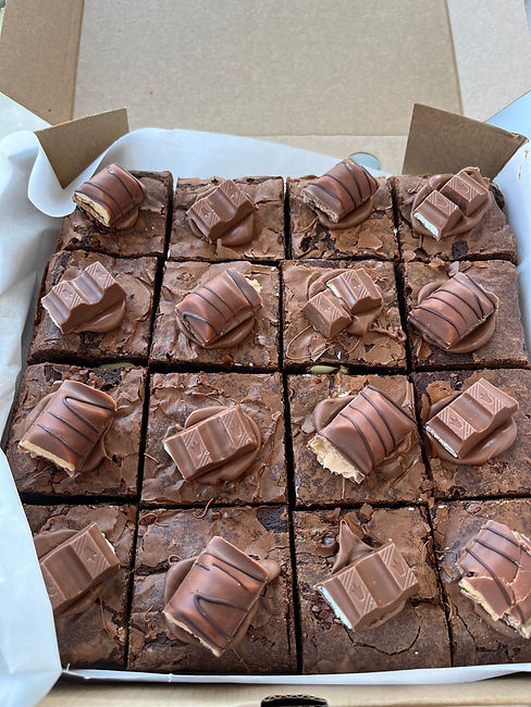 Whole Slab of kinder bueno brownies.jpeg