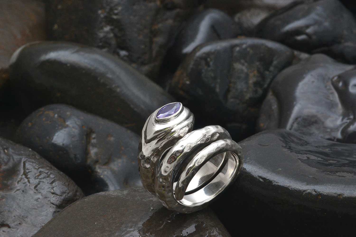 Palu Medusa with the Amethyst stone