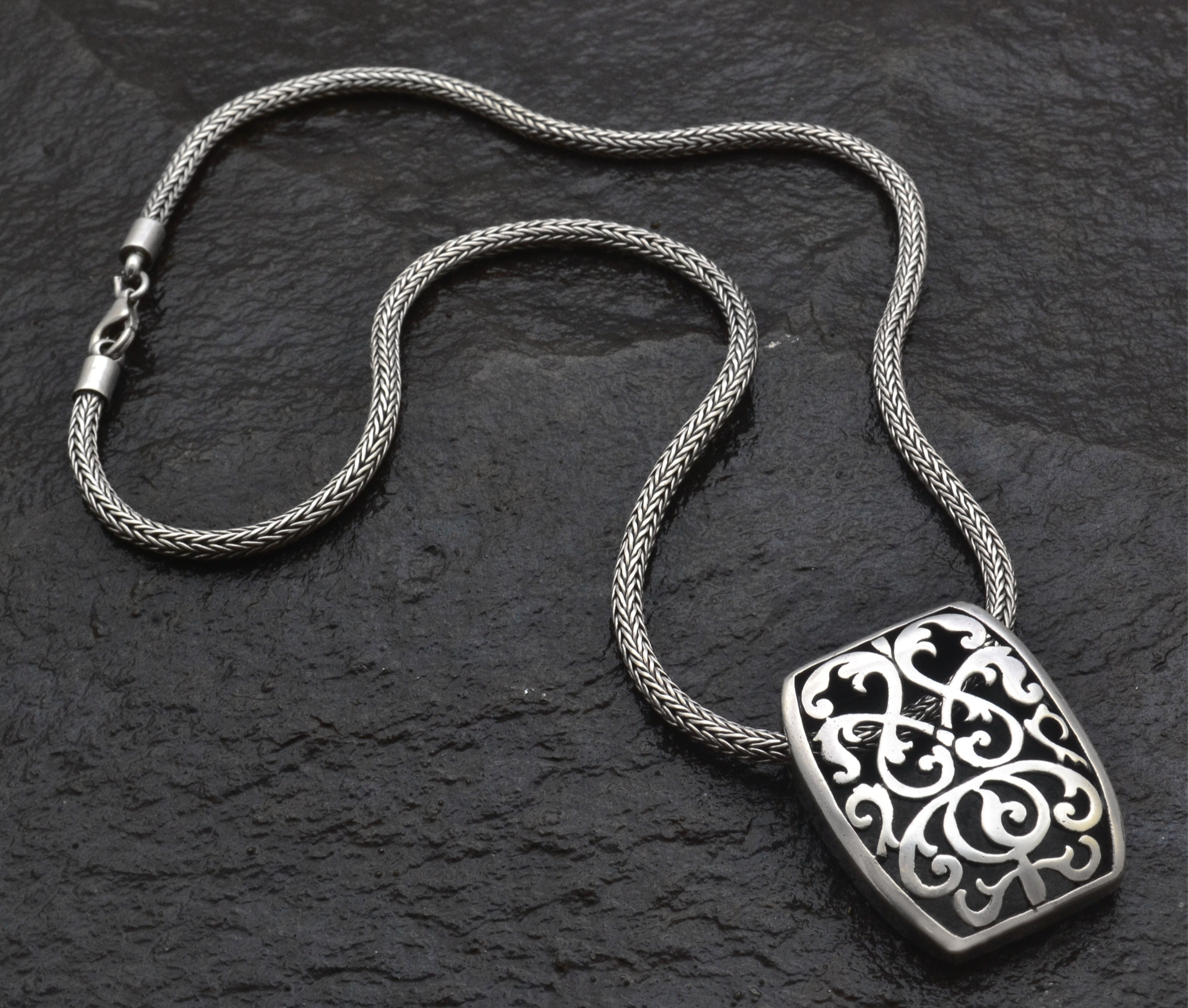Pakis Carved Necklace