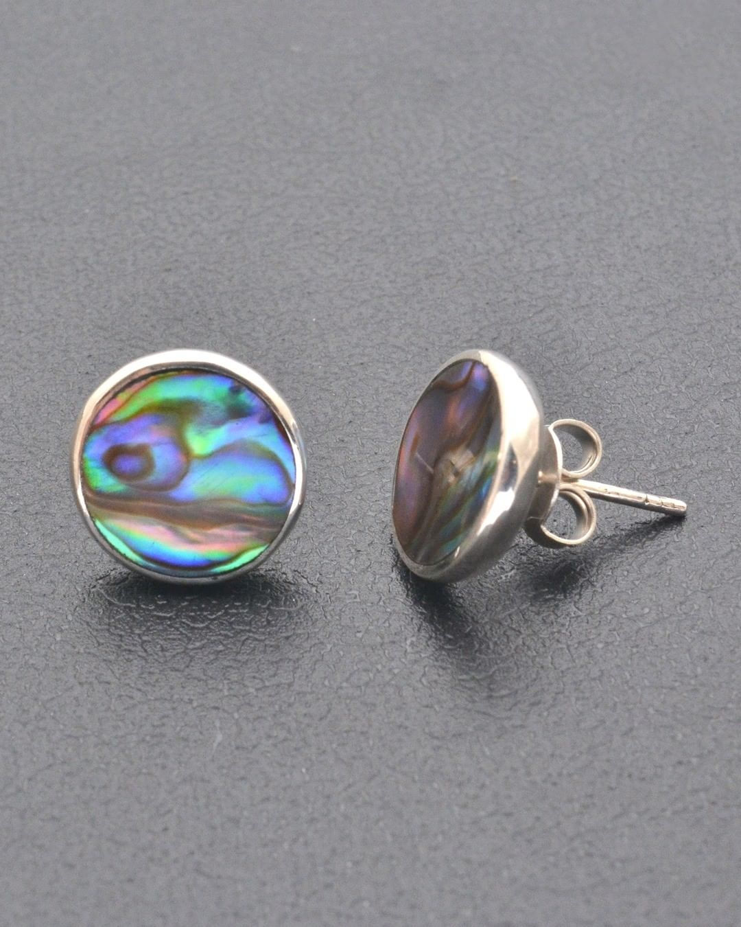 the Pawa Stud Earring