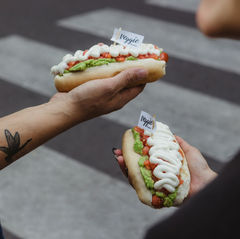 Maratón Santiago 2026: Dominó celebra a los corredores que lleguen a la meta