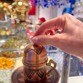 ¡Imperdible! Lectura de café turco en MEZE en MUT