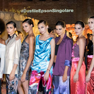 Singolare protagoniza Fashion Meet by Epson con una colección sublimada que apuesta por la moda consciente