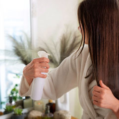 Cuidados esenciales para mantener un cabello saludable este verano