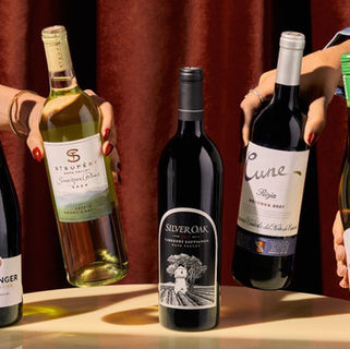 Delta One presenta un nuevo y audaz programa de vinos que incorpora íconos de Napa y clásicos internacionales a bordo