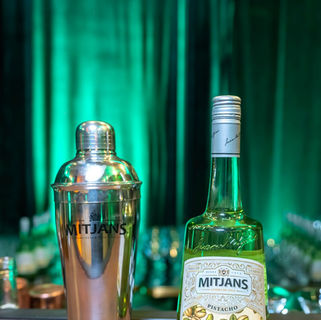 Mitjans innova en sabores y lanza su Licor de Pistacho
