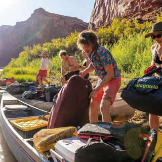 Colección Black Hole: 91% menos de emisiones de carbono con poliéster 100% reciclado