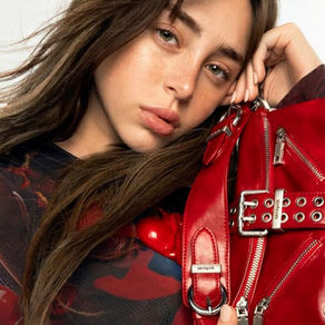 Desigual y Nicki Nicole anticipan una primavera llena de color, actitud y personalidad