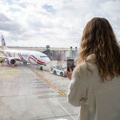 Qué es Sunflower, el programa para pasajeros con discapacidades no visibles que implementó Arajet