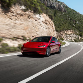 Tesla presenta "Tu Primer Tesla": el Model 3 RWD llega a un precio histórico en Chile