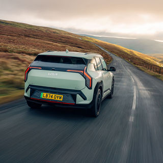 El Kia EV3 es coronado Auto Eléctrico del Año 2025 por DrivingElectric