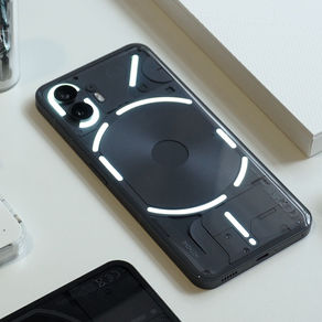 Nothing apuesta por celulares con diseño transparente y minimalista que desafían la monotonía tradicional de la industria