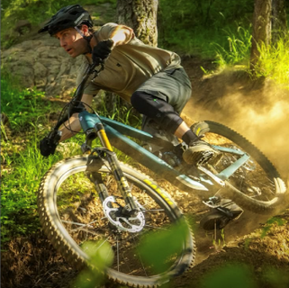 Social Ride MTB y promociones especiales de Navidad marcaron el encuentro de Trek, Sparta, Garmin y Kinegun en Mall Sport