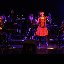 Uma Mulher não Chora em concerto