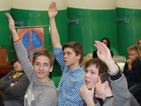 4, 7-11 классы: Литературный поединок. «451 градус по Фаренгейту»