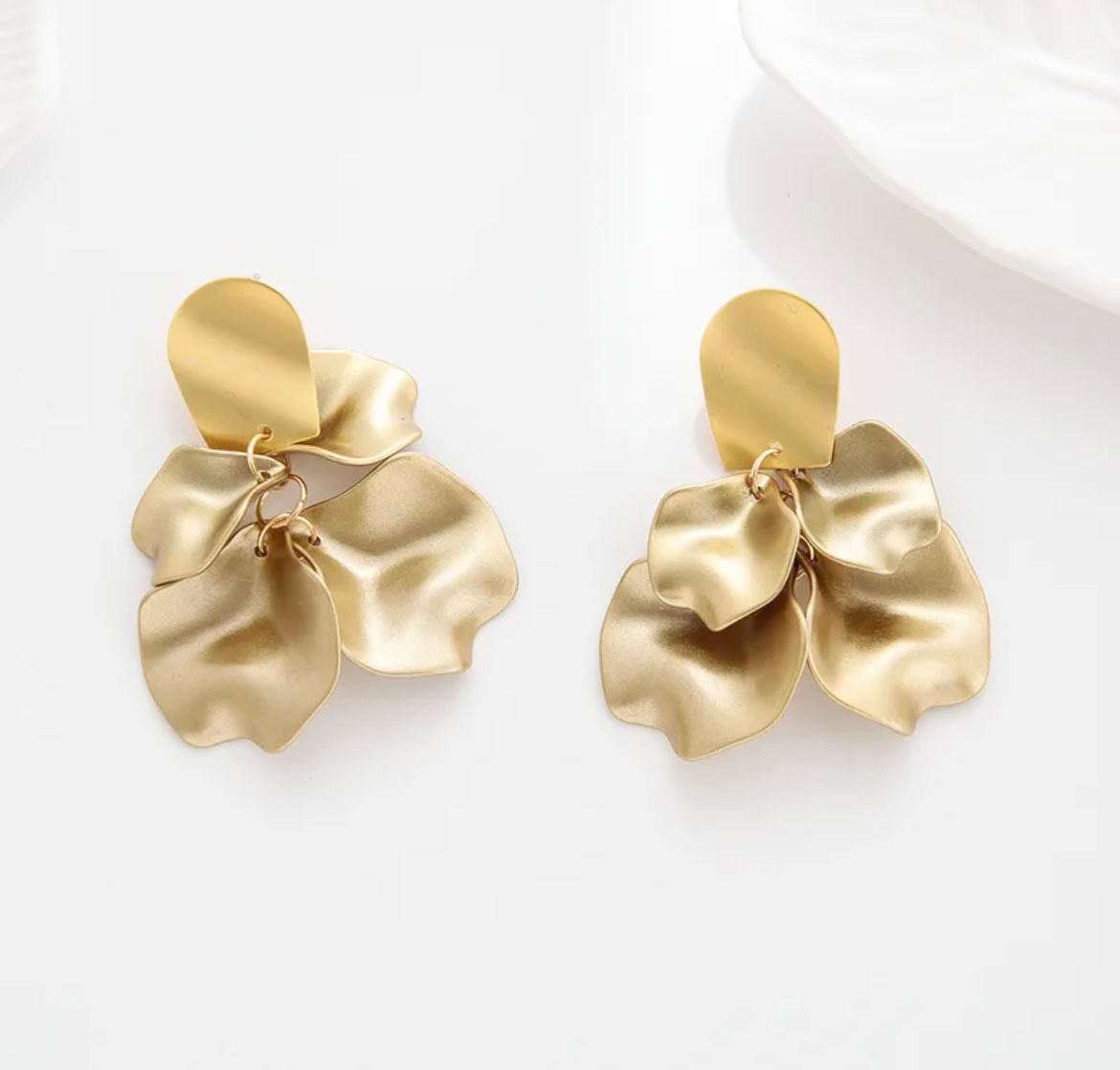 CLUSTER EARRINGS - Gold