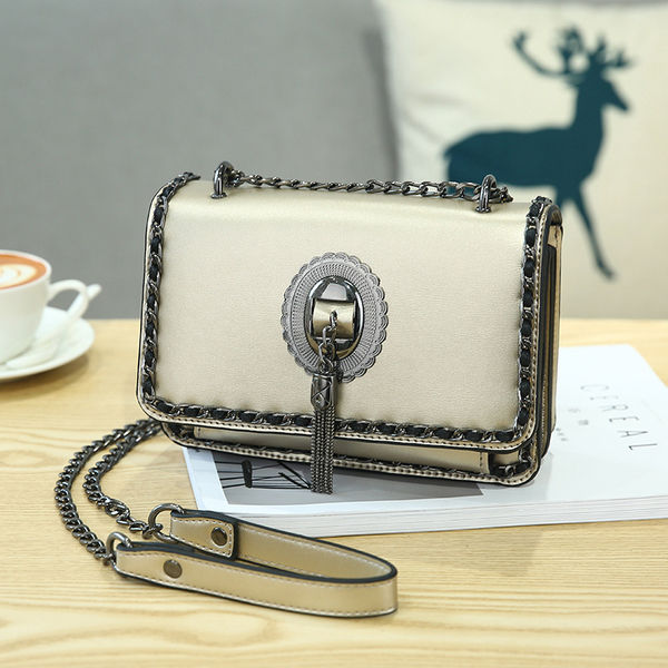 Thumbnail: Vintage Chain Patchwork Square Leather Shoulder Bag