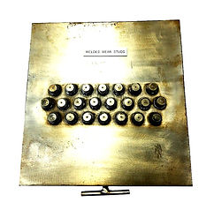 wear-studs-and-spike-studs_edited.jpg