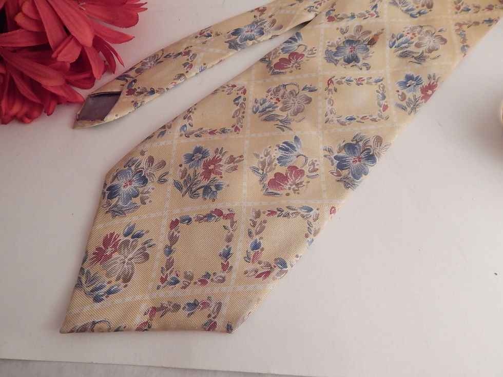 Miniatura: Photograph of a Mens Neck Tie Designer Henri Christian Yellow Floral Geometric All Silk Necktie Vintage HC Accessory