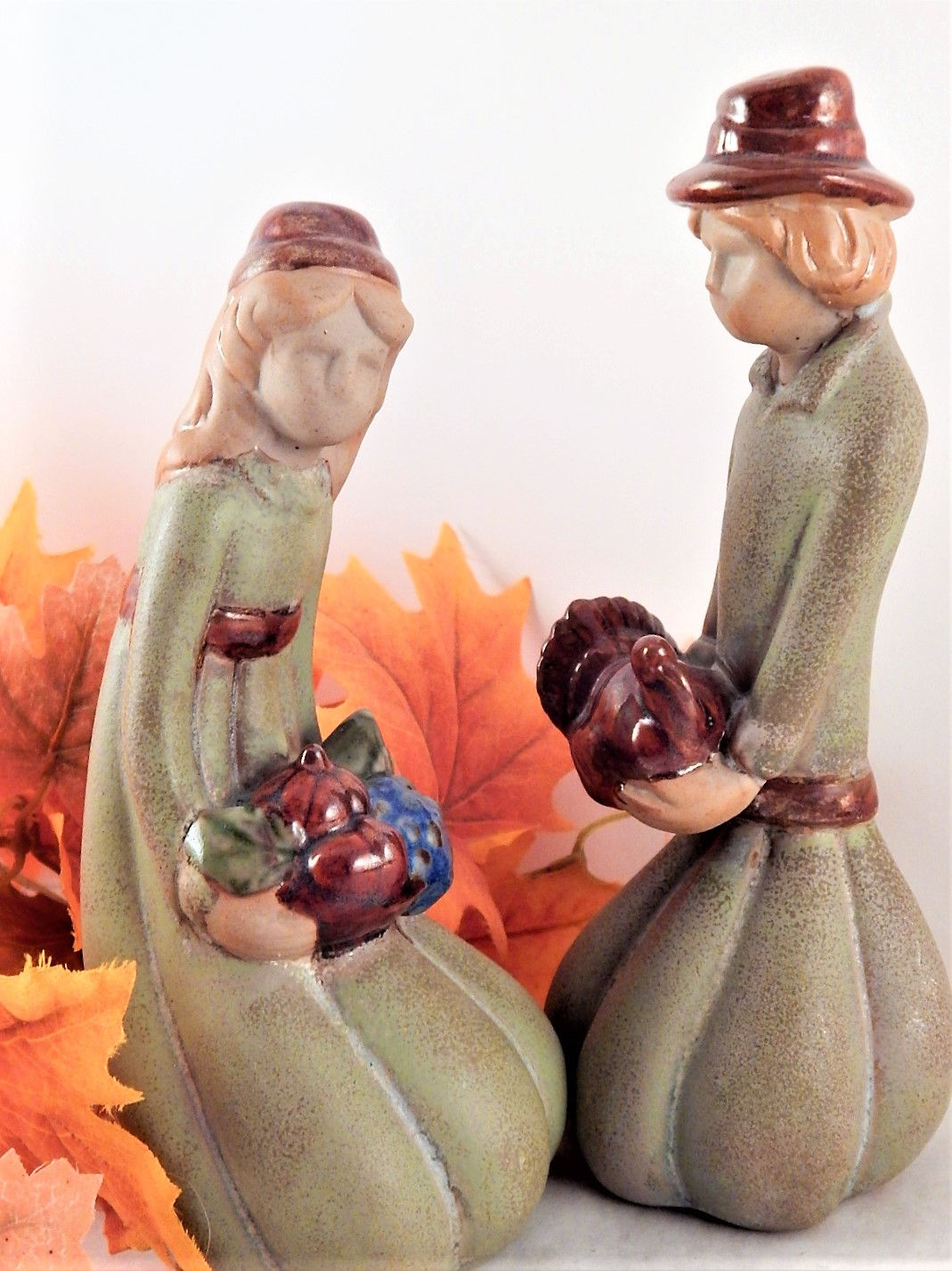 Gorgeous artisan ceramic Thanksgiving figurine set