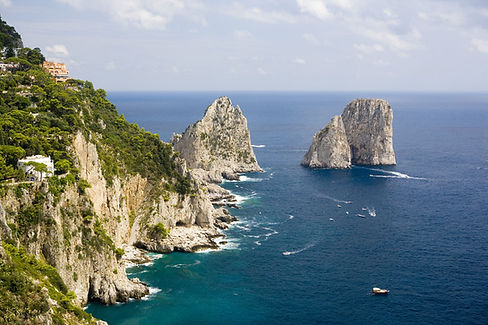 Vista sulla scogliera costiera