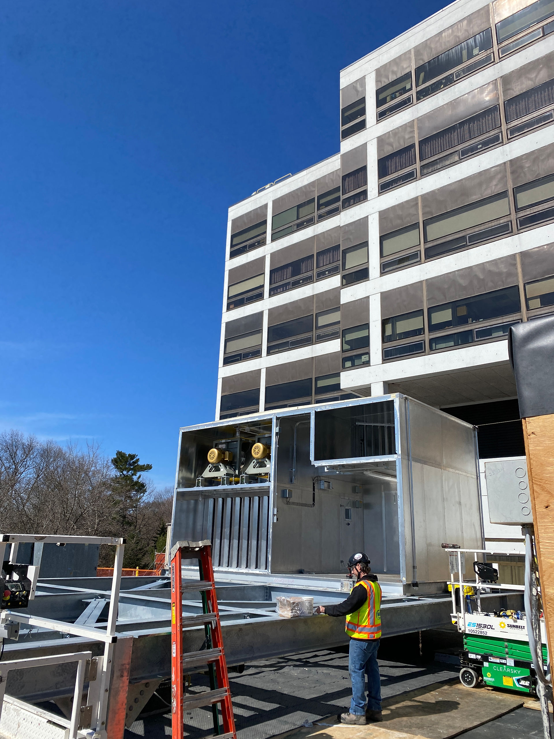 Rooftop units (RTUs) HVAC system at Brigham & Women's Faulkner Hospital