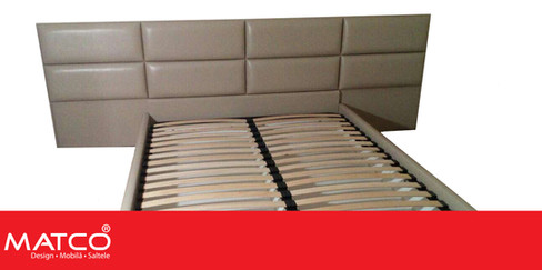 Model Tony cu tapitarie