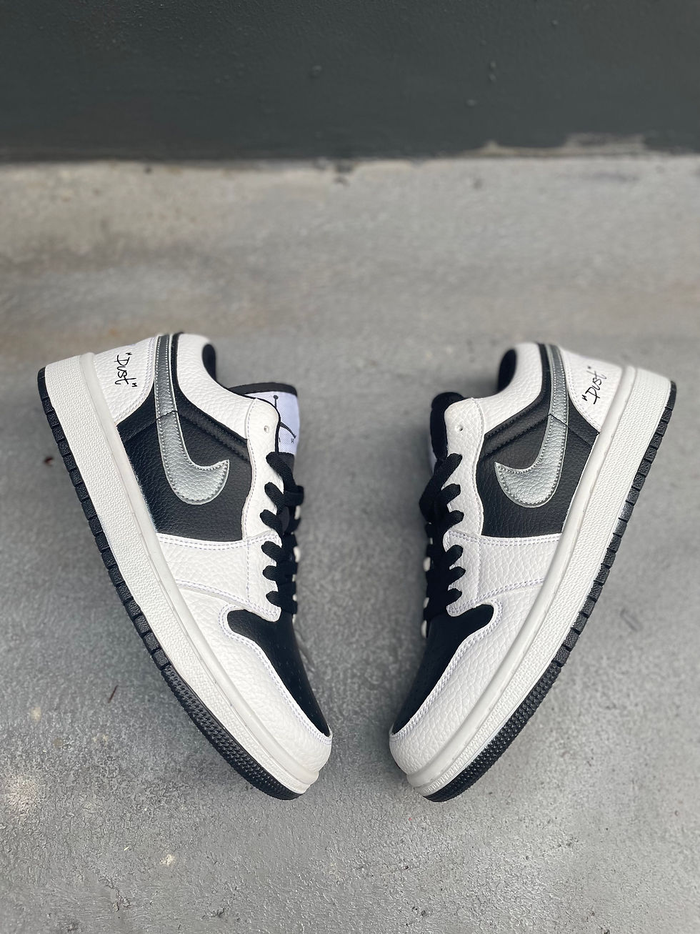 Thumbnail: Air Jordan 1 Low Dust
