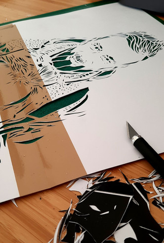 Découpage de la photo du couple en pochoir