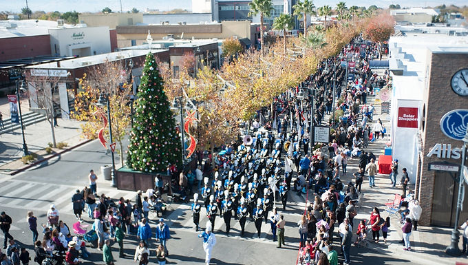 City of Lancaster & AV Chambers of Commerce Holiday Parade