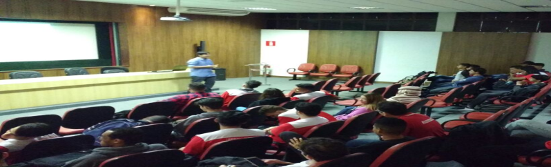 Palestra em escola técnica