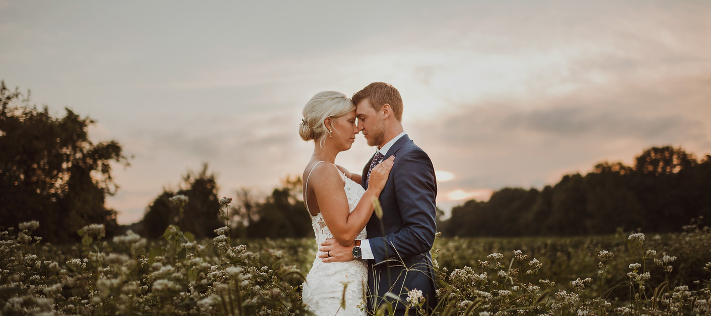 Emma&EthanBentonHarborWedding-LIsabellePhotography-551.jpg