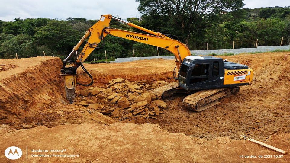 Demolição de solo rochoso, demolição de rochas, demolição e desmonte de arenito, demolidora ferreira lima e direcional engenharia