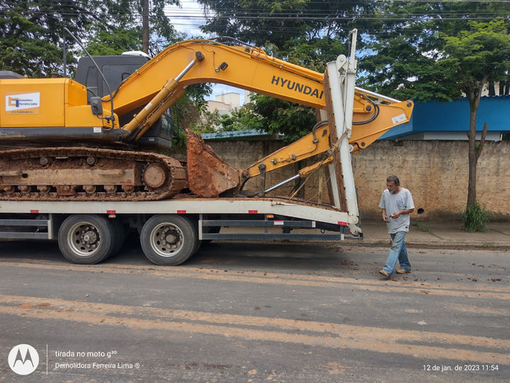 Nossos equipamentos
Demolidora Ferreira Lima - demolição e terraplenagem