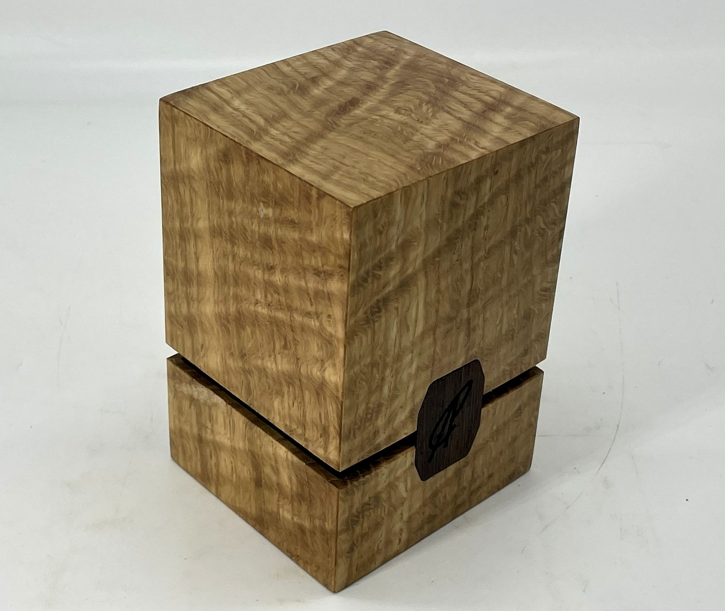 Curly White Oak / Wenge "Obelisk" 100 Db sleeves