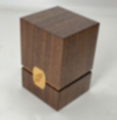 Walnut / Red Oak "Obelisk" 100 Db sleeves