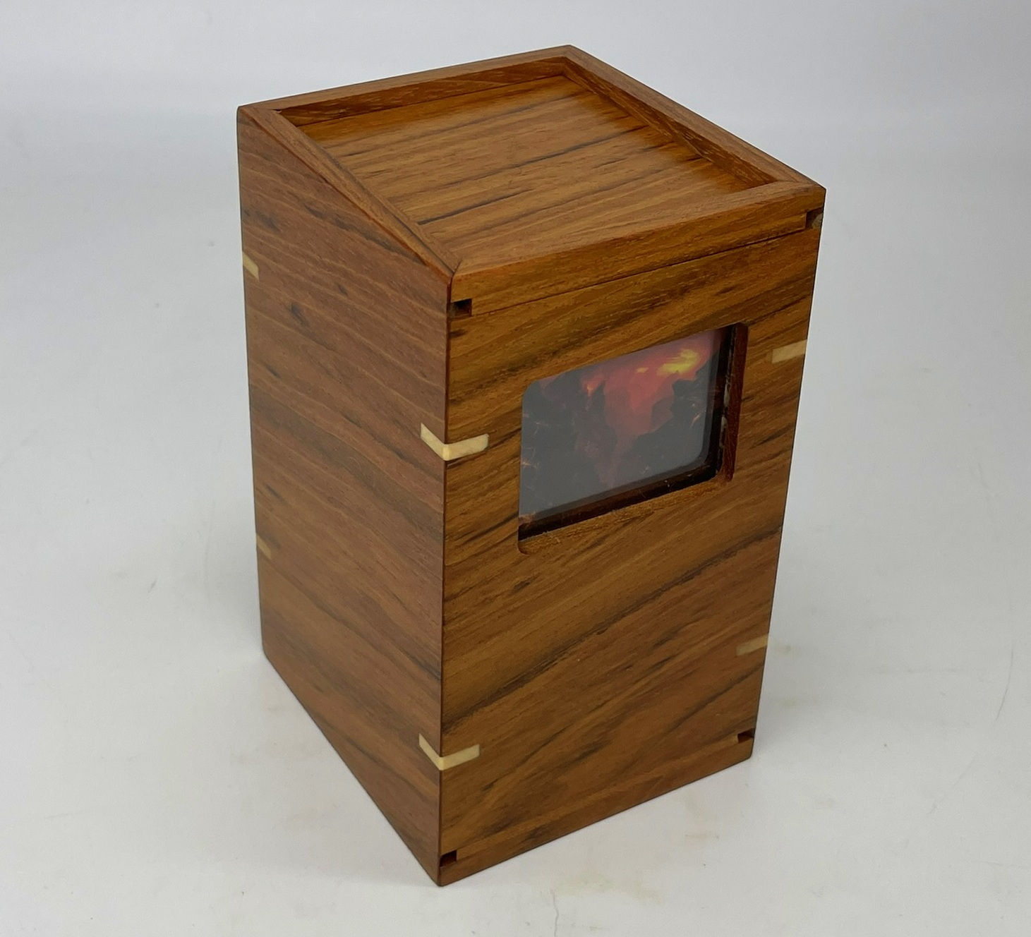Brazilian Cherry / Maple Dice and Deck Vault 100 DB sleeve