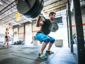 Προπόνηση δύναμης: 8 οφέλη στους αθλητές ομαδικών αθλημάτων