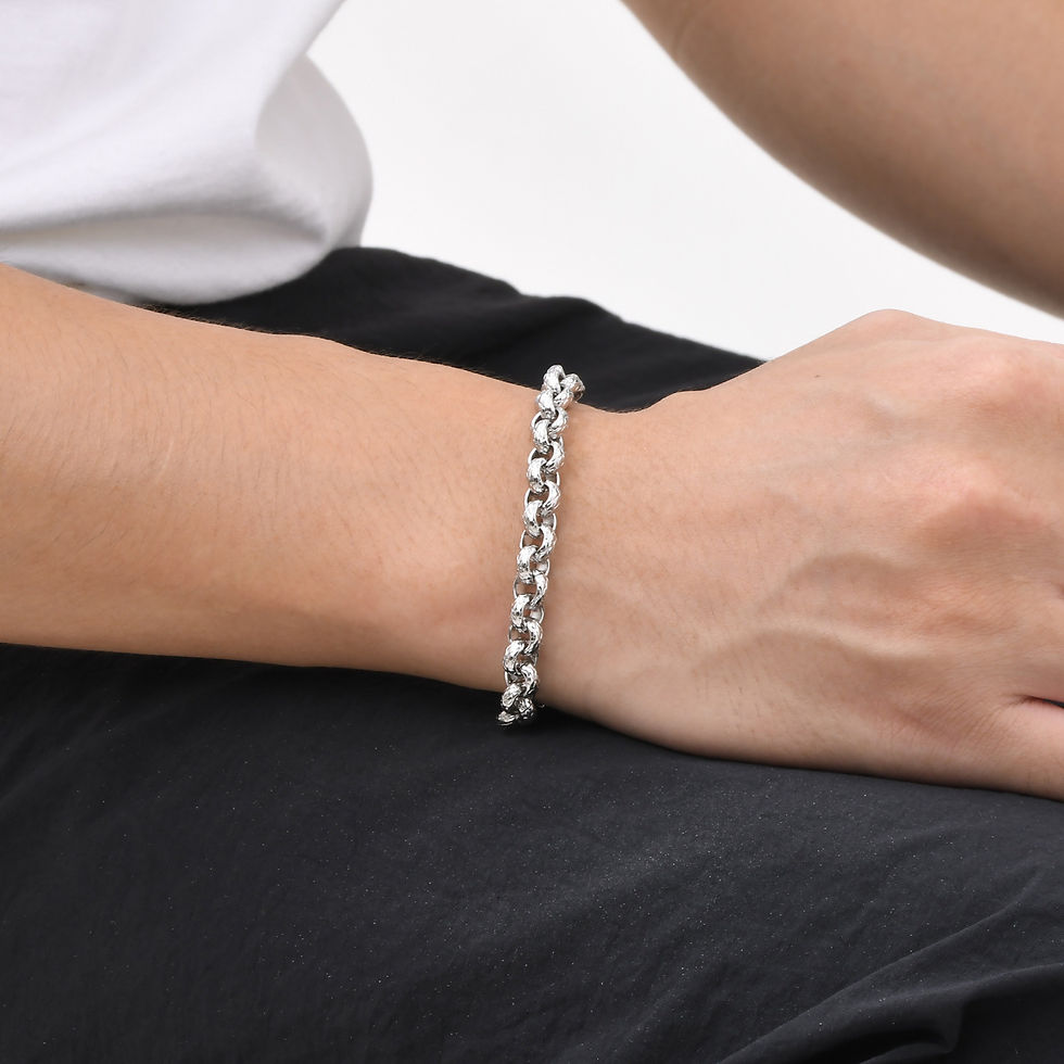 Thumbnail: Stainless Steel Embossed Round Pearl Chain Bracelet