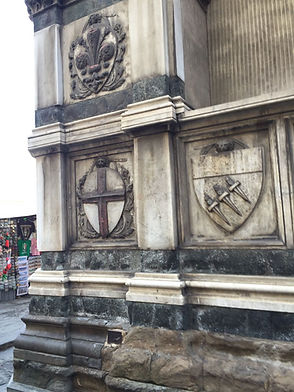 facciata sata maria novella stemma.jpg