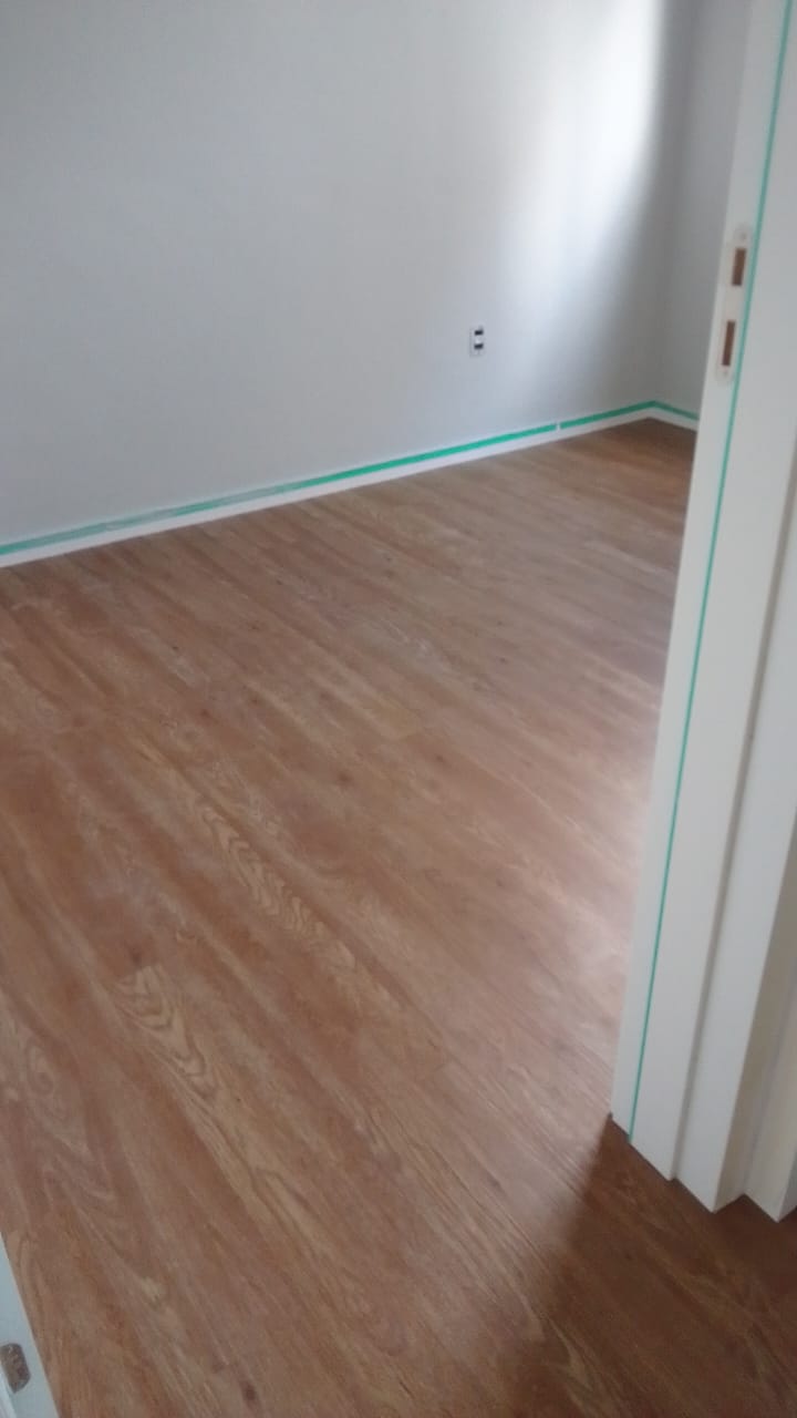 PISO VINÍLICO DE PVC ANDIROBA — foto 2