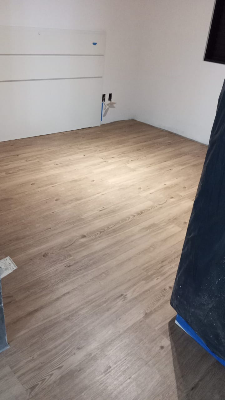 PISO VINÍLICO DE PVC NOGUEIRA