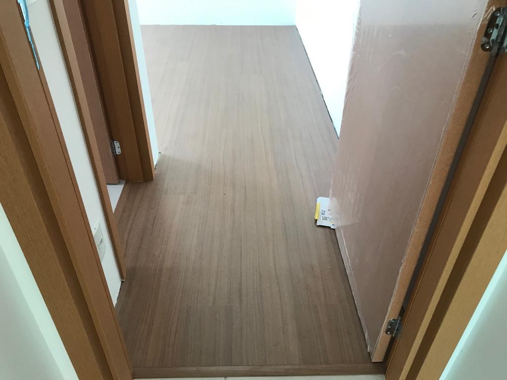 Piso laminado Nogueira Natural — foto 2