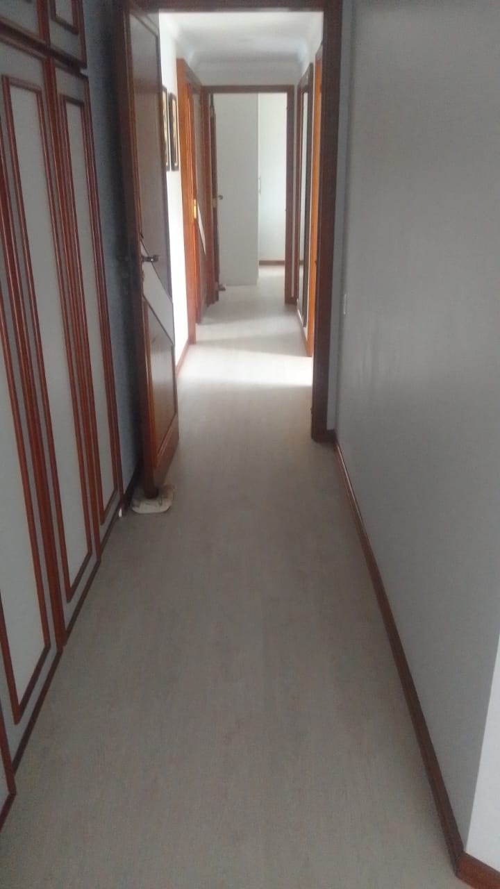 PISO VINÍLICO PLÁTANO — foto 4
