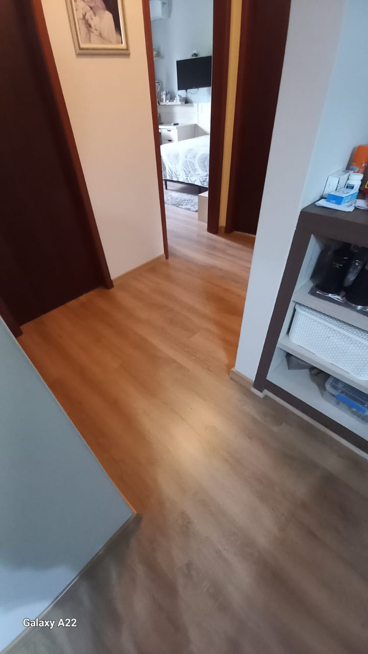 PISO LAMINADO INSTALADO — foto 4